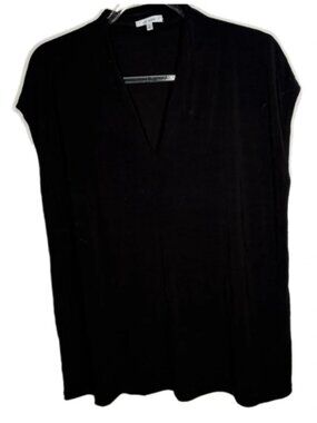 Ivy Rose Black V-Neck Women's Top 1X